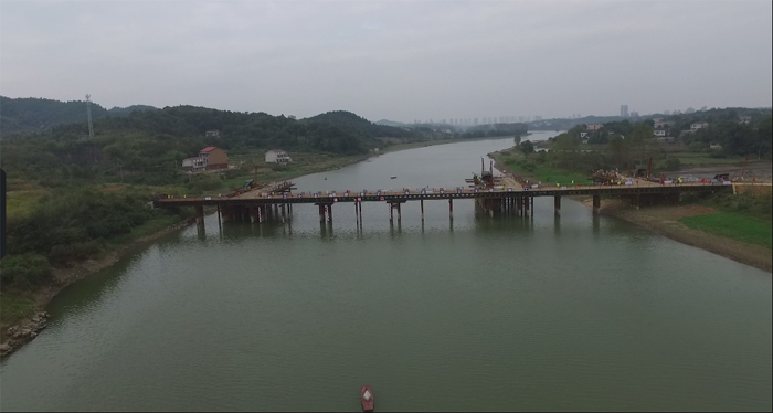 益婁高速第十一合同段漣水河大橋建設(shè)氣勢(shì)磅礴